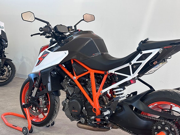 KTM 1290 Super Duke R 1.3 V-twin  0kr insats 7 of 10