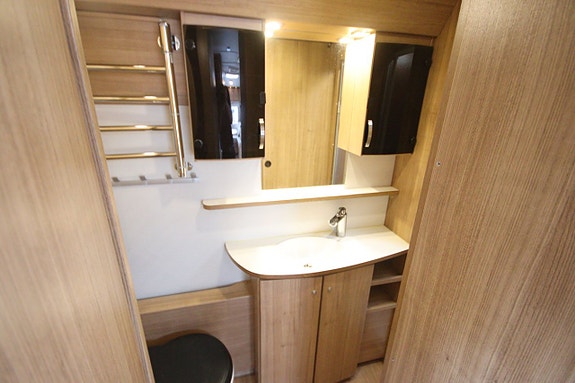 Polar 680 Svit 12 of 19