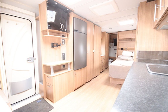 Polar 680 Svit 6 of 19