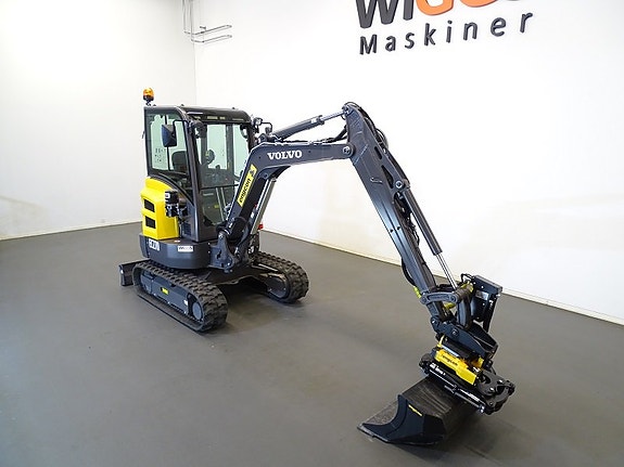 Volvo EC27D - 25 / Engcon EC204 / Grip / Microprop MIG2 3 of 5