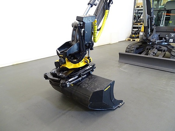 Volvo EC27D - 25 / Engcon EC204 / Grip / Microprop MIG2 5 of 5