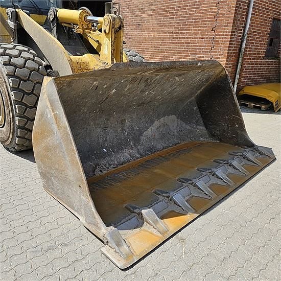 Komatsu WA400 - 5H - 21 ton 25 of 30