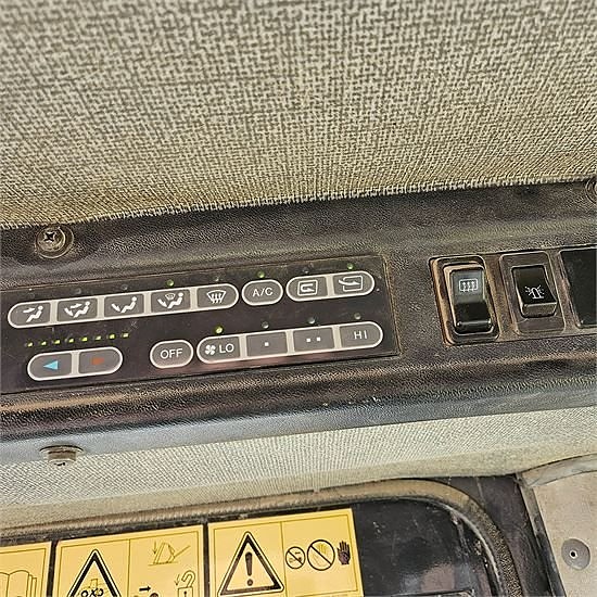 Komatsu WA400 - 5H - 21 ton 22 of 30
