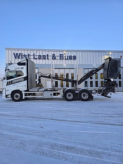 Volvo FH16 780 6x4 Aero timmerbil med kran