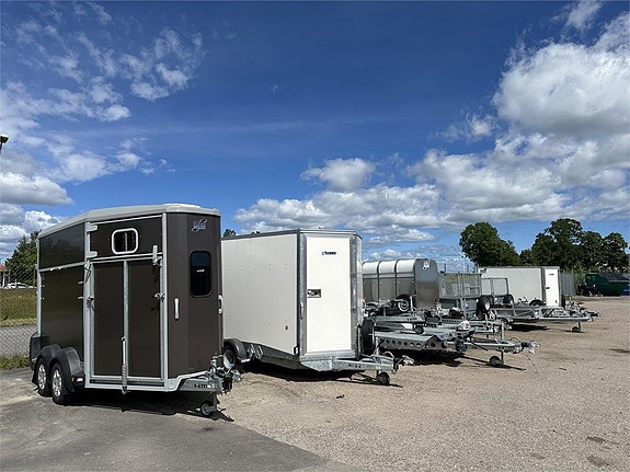 Ifor Williams Flera olika i lager.