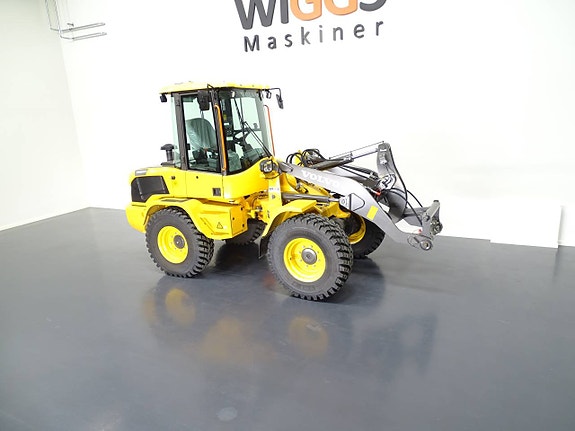 Volvo L30HS 3 of 6