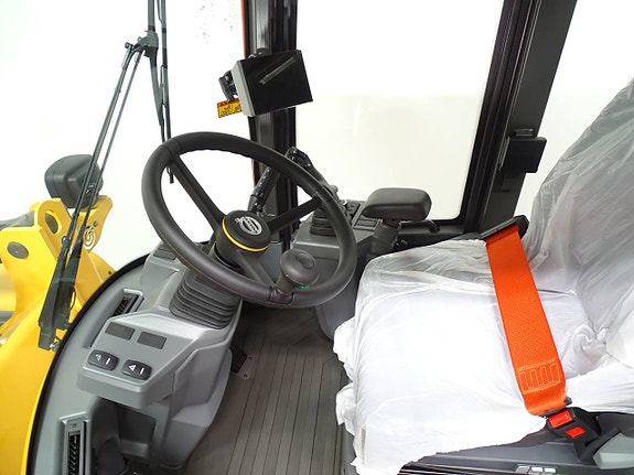 Volvo L30HS 5 of 6