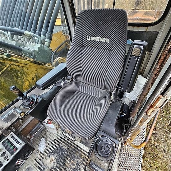 Liebherr R984 - 89 ton 12 of 30