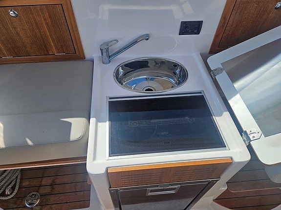 Aquador 25 HT - Mercruiser 4,5 L MPI 5 of 16
