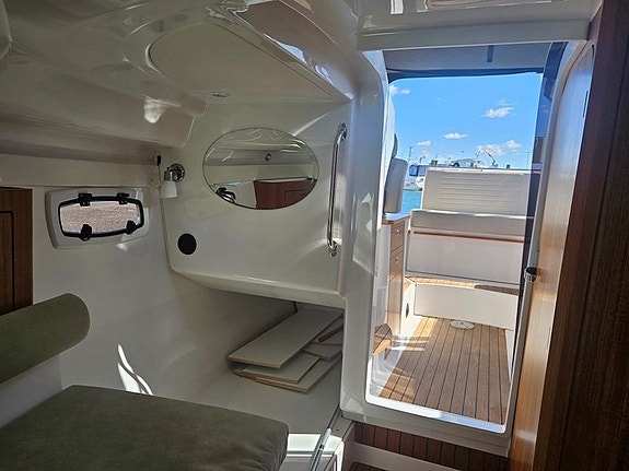 Aquador 25 HT - Mercruiser 4,5 L MPI 13 of 16