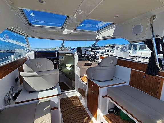 Aquador 25 HT - Mercruiser 4,5 L MPI 4 of 16