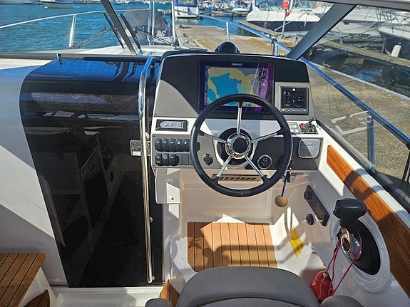 Aquador 25 HT - Mercruiser 4,5 L MPI 8 of 16