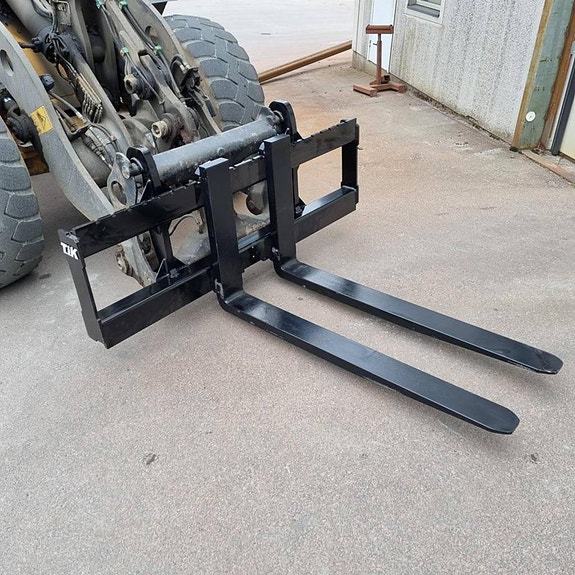 THORÉNS I KIL. PALLGAFFLAR STORA BM 5 TON  9900:- FRI FRAKT