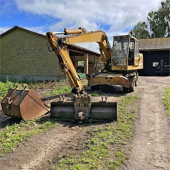 Liebherr A 902 - 16 ton 2 of 30