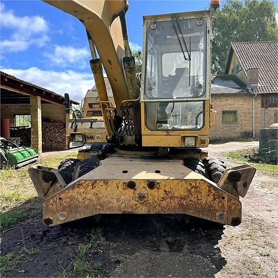 Liebherr A 902 - 16 ton 14 of 30
