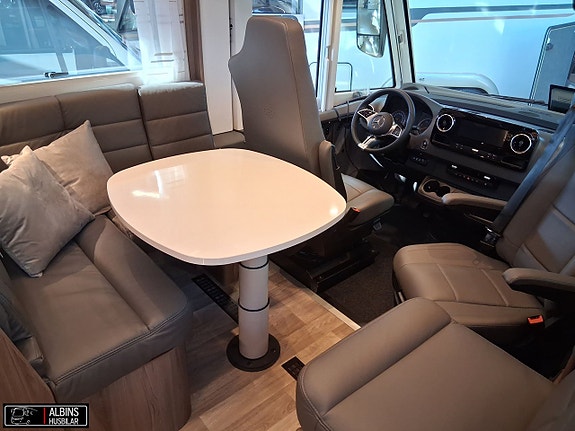 Kabe Imperial Travel Master I 790 LQB 11 of 21
