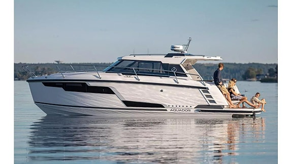 Aquador 300 HT -23 "INKOMMANDE"