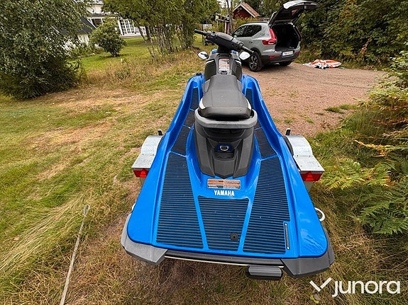 Yamaha Waverunner 3 of 5