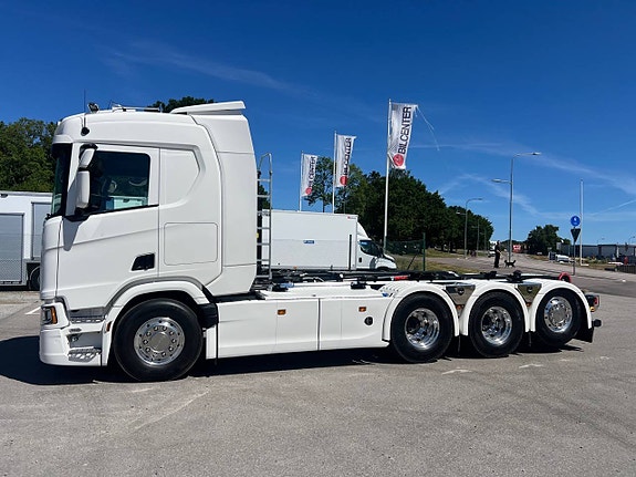 Scania R500 8x4*4 Tridem 26 T Hiab Lastväxlare Fullutrustad 2 of 12