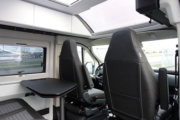 Adria TWIN SUPREME 600 SPB 6 of 21