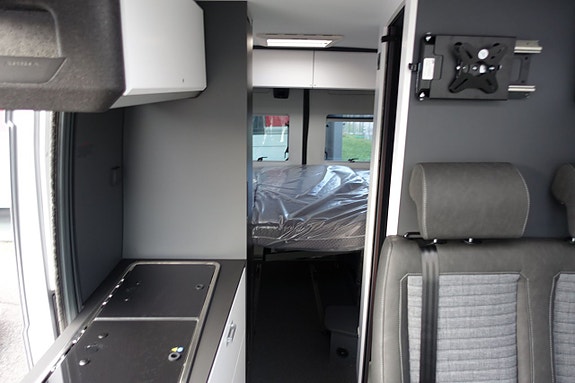 Adria TWIN SUPREME 600 SPB 13 of 21