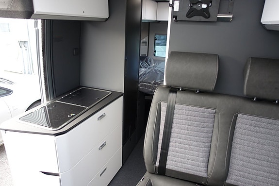 Adria TWIN SUPREME 600 SPB 11 of 21