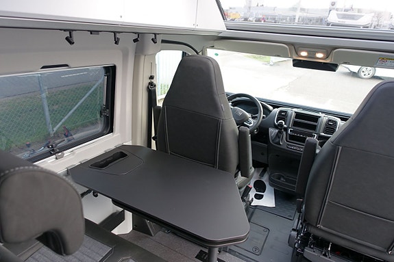 Adria TWIN SUPREME 600 SPB 8 of 21