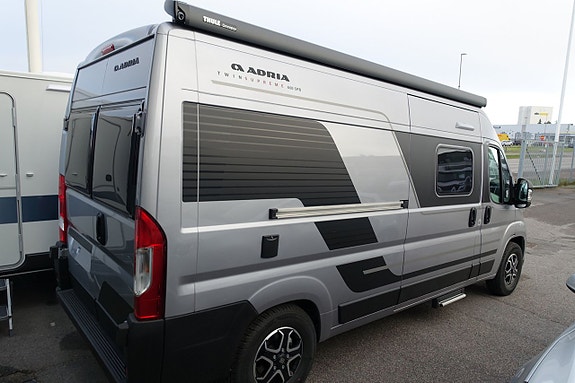 Adria TWIN SUPREME 600 SPB 3 of 21