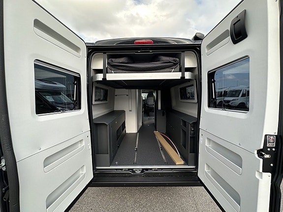 Adria TWIN SUPREME 640 SGX 19 of 19