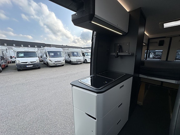 Adria TWIN SUPREME 640 SGX 9 of 19