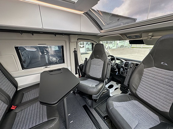 Adria TWIN SUPREME 640 SGX 6 of 19
