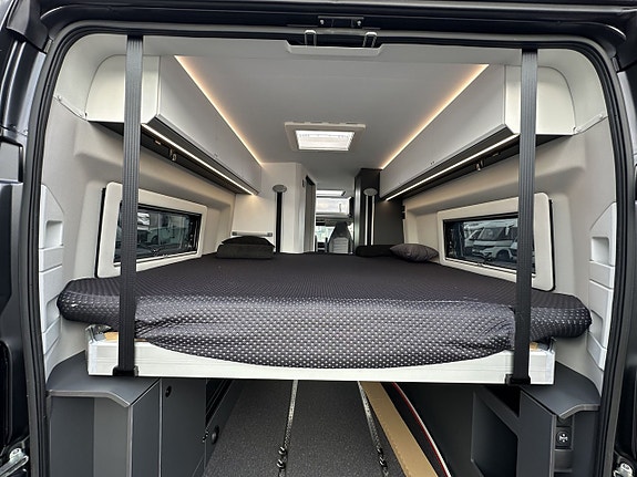 Adria TWIN SUPREME 640 SGX 16 of 19