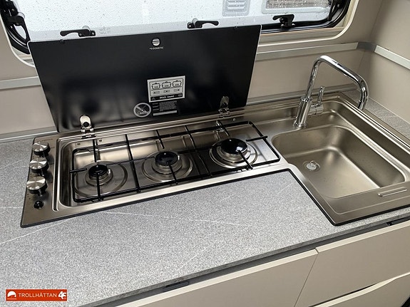 Adria Adora 593 UK Barnkammare  *Adria Kampanj / AC  på köpet* . 9 of 18
