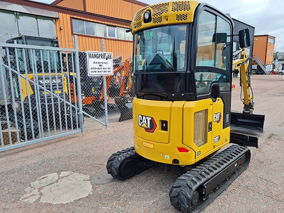 MINIGRÄVARE CAT 302 GR   1000 tim  TILT +3 NYA SKOPOR