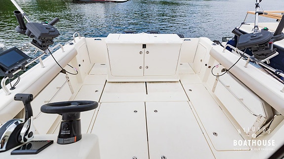 Quicksilver 905 Pilothouse | 2x Mercury Mercury Verado 250CX 14 of 30