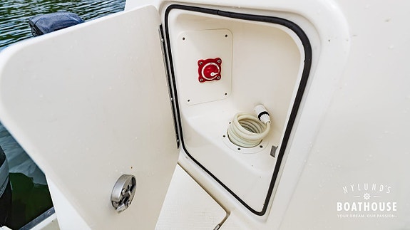 Quicksilver 905 Pilothouse | 2x Mercury Mercury Verado 250CX 22 of 30