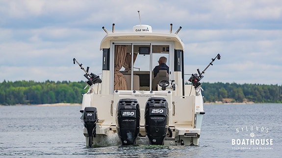 Quicksilver 905 Pilothouse | 2x Mercury Mercury Verado 250CX 10 of 30