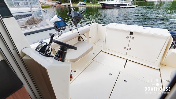 Quicksilver 905 Pilothouse | 2x Mercury Mercury Verado 250CX 15 of 30