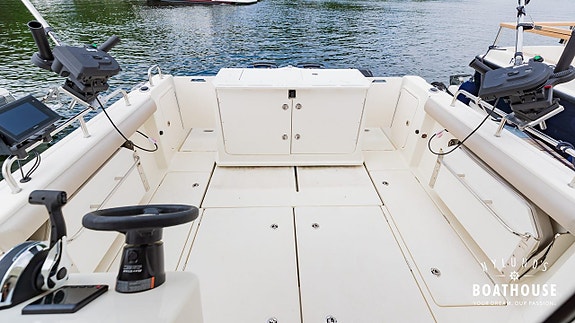 Quicksilver 905 Pilothouse | 2x Mercury Mercury Verado 250CX 14 of 30