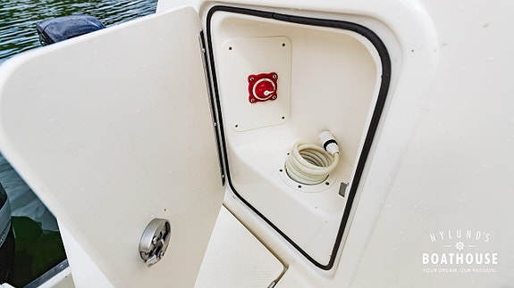 Quicksilver 905 Pilothouse | 2x Mercury Mercury Verado 250CX 22 of 30