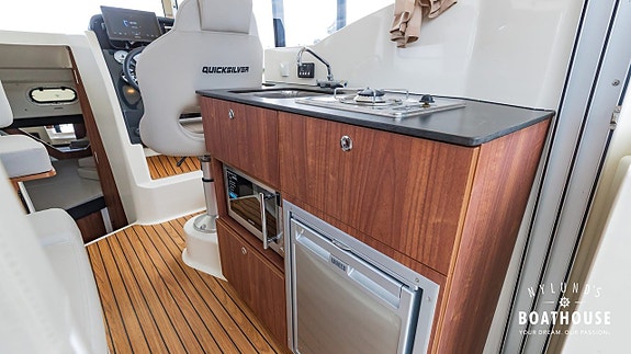 Quicksilver 905 Pilothouse | 2x Mercury Mercury Verado 250CX 28 of 30