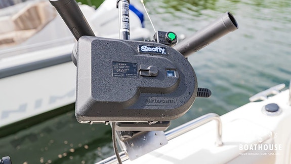 Quicksilver 905 Pilothouse | 2x Mercury Mercury Verado 250CX 18 of 30