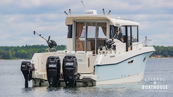 Quicksilver 905 Pilothouse | 2x Mercury Mercury Verado 250CX 9 of 30
