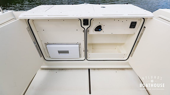 Quicksilver 905 Pilothouse | 2x Mercury Mercury Verado 250CX 21 of 30