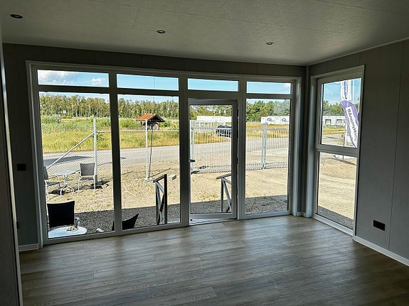 svenskavillavagnar Modern flyttbar butik finns i Laholm 2 of 9