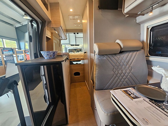 Bürstner Lineo C590 Brava AUT  598cm DIESELVÄRMARE bildel Årets Deal 729 000 KR 11 of 22
