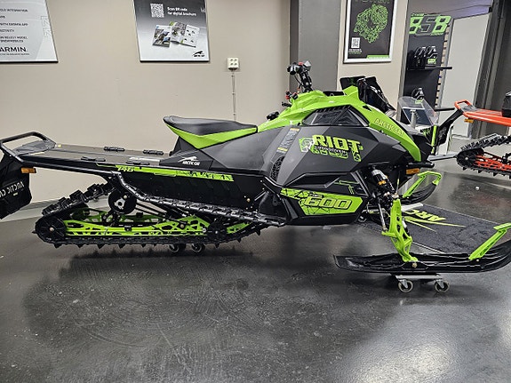 PRO Arctic Cat Riot 600 146" Sno ES 1.75 Med Green/Black 3 of 4