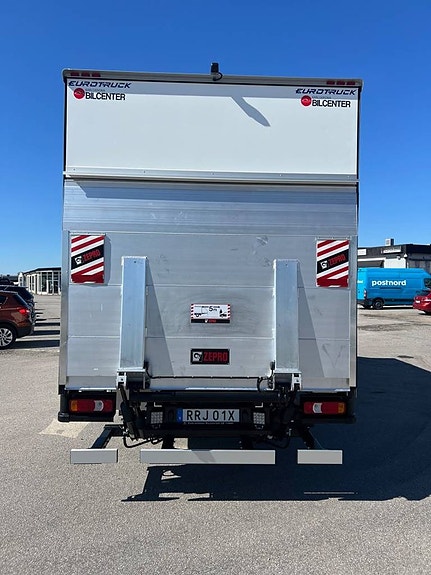 Iveco Daily 72C18 Skåpbil Aut Fullutrustad Lastvikt 3390 Kg 6 of 12