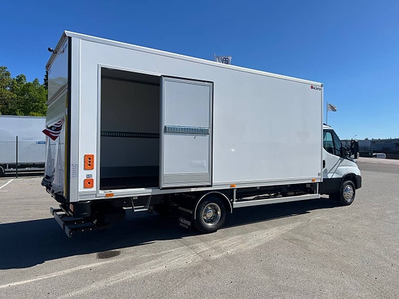 Iveco Daily 72C18 Skåpbil Aut Fullutrustad Lastvikt 3390 Kg 4 of 12