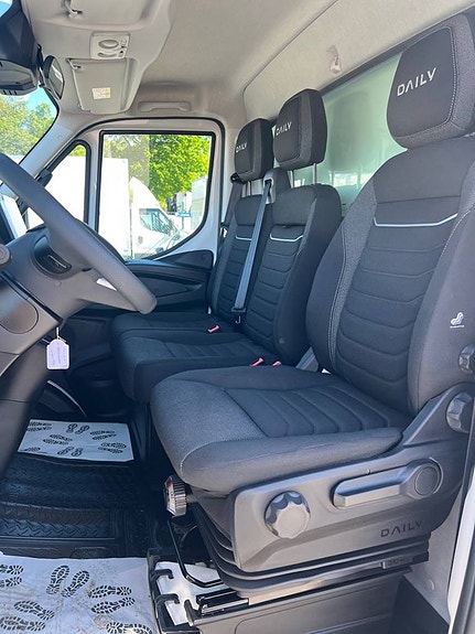 Iveco Daily 72C18 Skåpbil Aut Fullutrustad Lastvikt 3390 Kg 11 of 12
